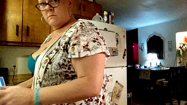 winter11 – webcam model profile photo Image 6