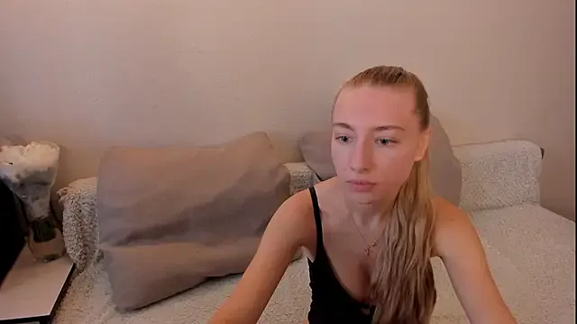 Mia--meow – webcam model profile photo Image 6