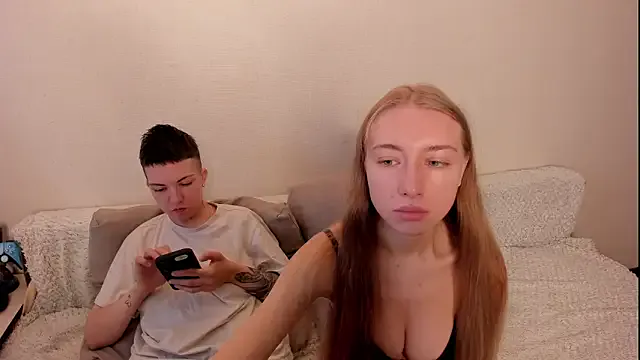 Mia--meow – webcam model profile photo Image 9