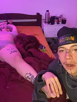 roouse – webcam model profile photo Image 3