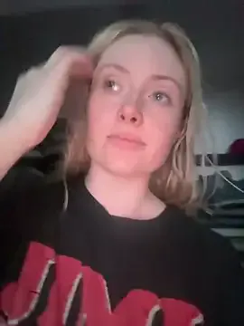 _Alicee_1 – webcam model profile photo Image 2