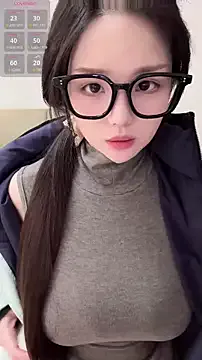 oxo_yuna_oxo – webcam model profile photo Image 8