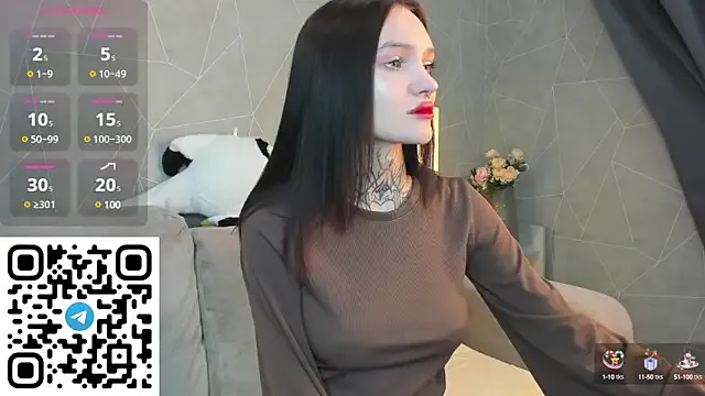 Selena_Sharp Image 18