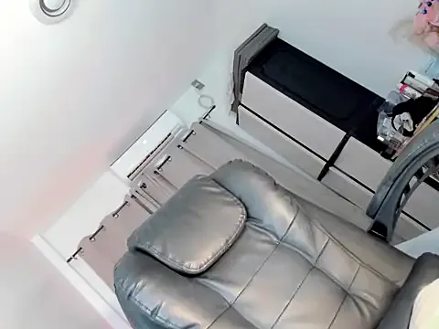 _Alicee_1 – webcam model profile photo Image 7