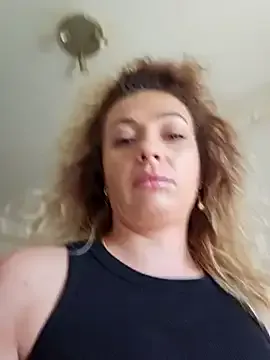 zui_lu – webcam model profile photo Image 10