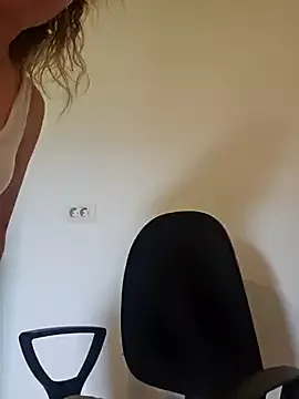 zui_lu – webcam model profile photo Image 13