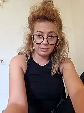 zui_lu – webcam model profile photo Image 16