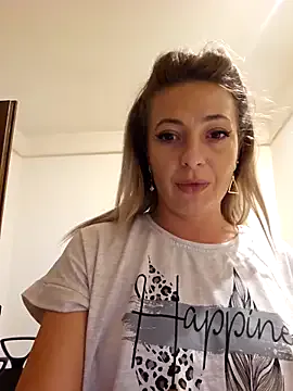 zui_lu – webcam model profile photo Image 17