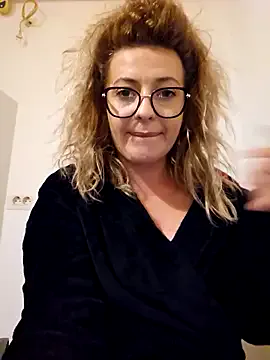 zui_lu – webcam model profile photo Image 19