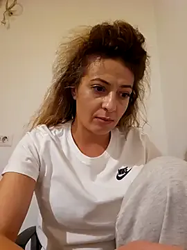 zui_lu – webcam model profile photo Image 2