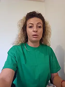 zui_lu – webcam model profile photo Image 4