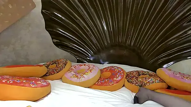 Bella – webcam model profile photo Image 18