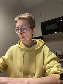 Stephania – webcam model profile photo Image 2