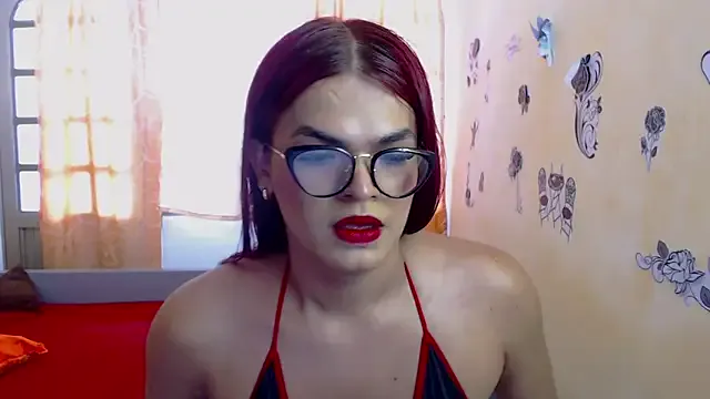 roouse – webcam model profile photo Image 3