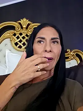 Mia--meow – webcam model profile photo Image 2