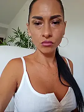 Mia--meow – webcam model profile photo Image 3