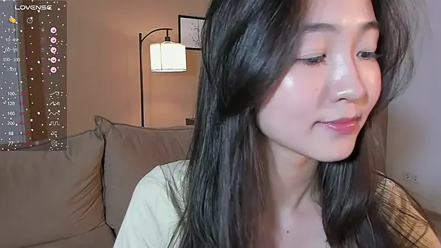 AmaraLisse – webcam model profile photo Image 6