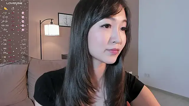 AmaraLisse – webcam model profile photo Image 8