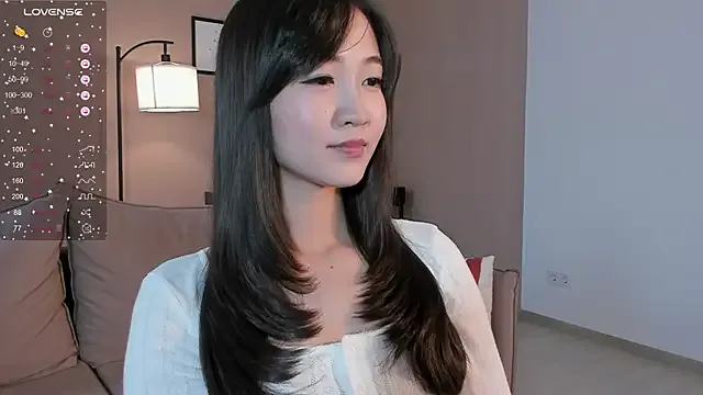 AmaraLisse – webcam model profile photo Image 9