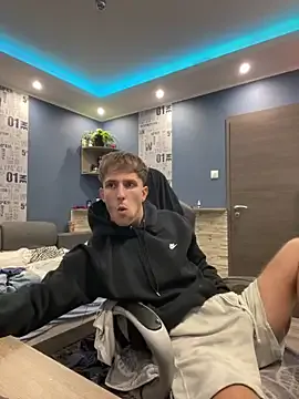 iShow_Fuck69 – webcam model profile photo Image 14