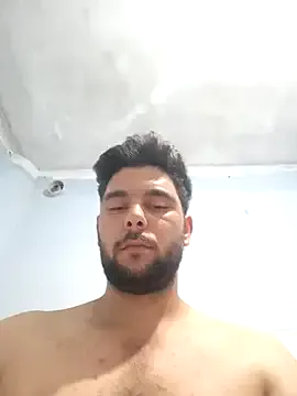 roouse – webcam model profile photo Image 6