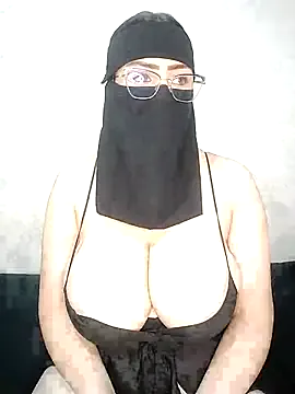 maataaan – webcam model profile photo Image 15