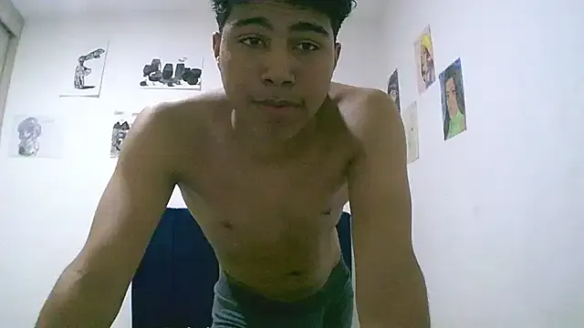 zui_lu – webcam model profile photo Image 3