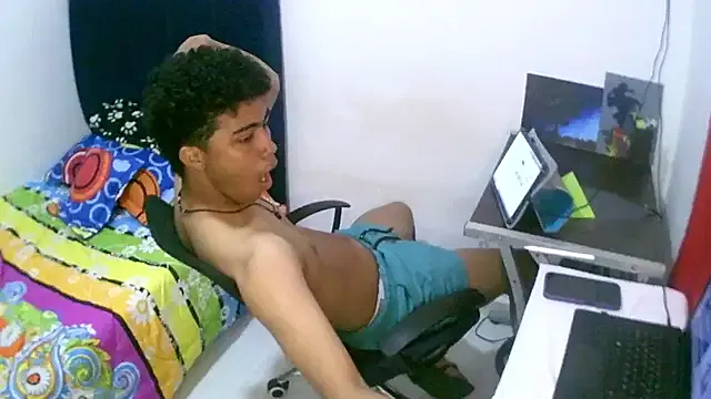 zui_lu – webcam model profile photo Image 8