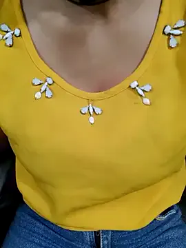 oypo – webcam model profile photo Image 5