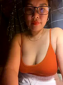  – webcam model profile photo Image 5