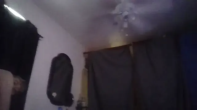 LT-333 – webcam model profile photo Image 16