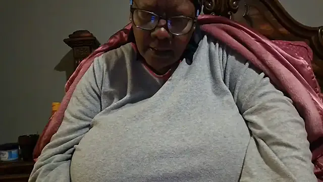 KhloeClark – webcam model profile photo Image 9