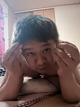 roouse – webcam model profile photo Image 3