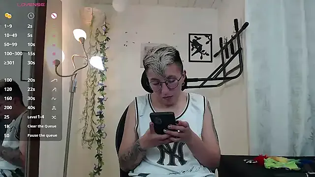 Mia--meow – webcam model profile photo Image 5