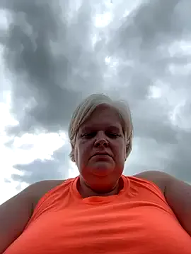 roouse – webcam model profile photo Image 4