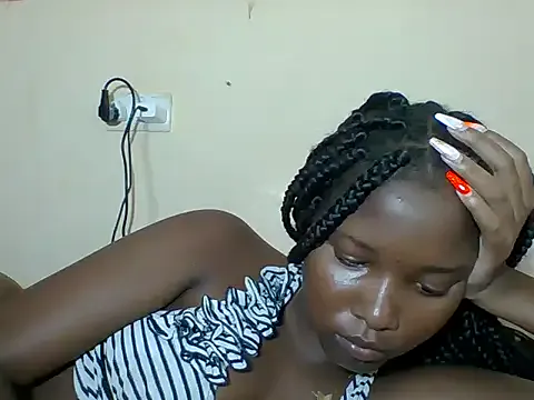 Nonchan_ – webcam model profile photo Image 5