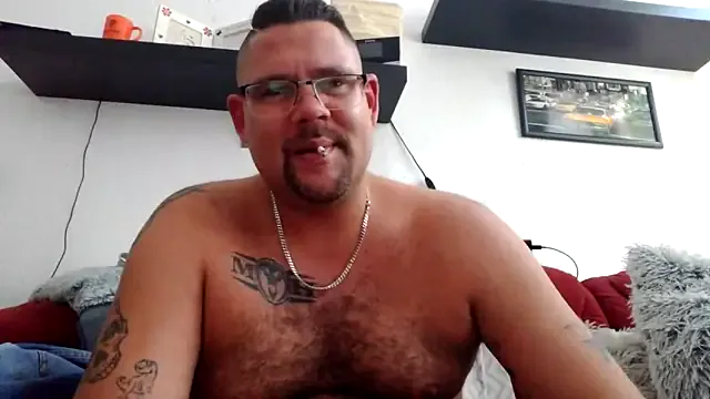 roouse – webcam model profile photo Image 11