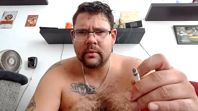 roouse – webcam model profile photo Image 6