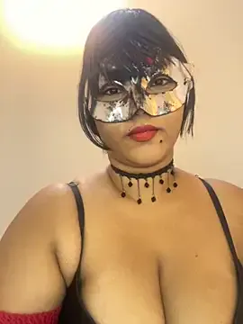 LuisaBecker – webcam model profile photo Image 6