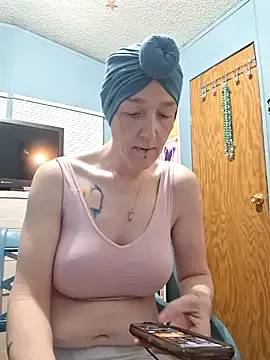 _Alicee_1 – webcam model profile photo Image 4