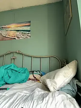 _Alicee_1 – webcam model profile photo Image 9