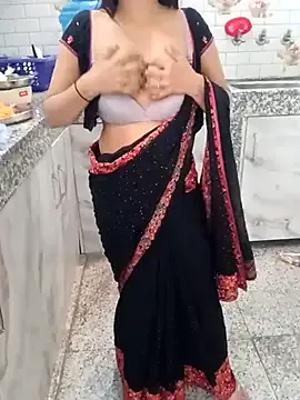 LT-333 – webcam model profile photo Image 2