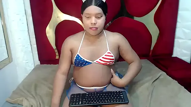 FroggyAnna – webcam model profile photo Image 2