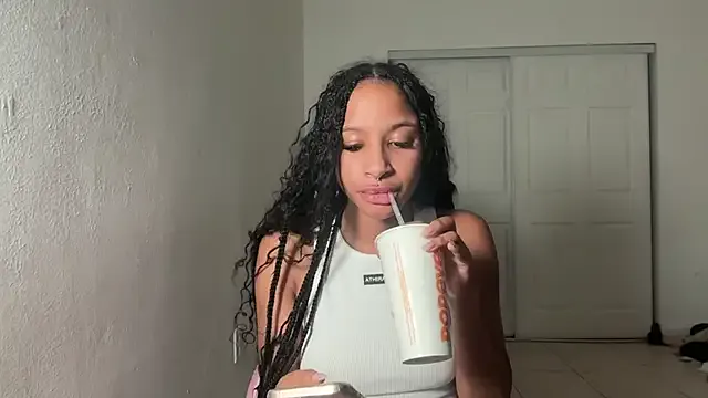 JadeGrace – webcam model profile photo Image 6