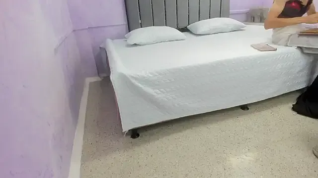 missdirtyhot_ – webcam model profile photo Image 4