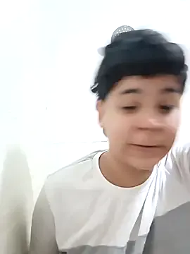 _Alicee_1 – webcam model profile photo Image 12