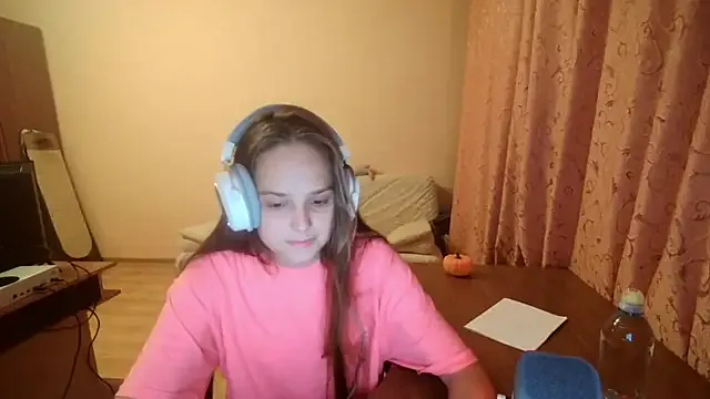 841_yayoi – webcam model profile photo Image 3