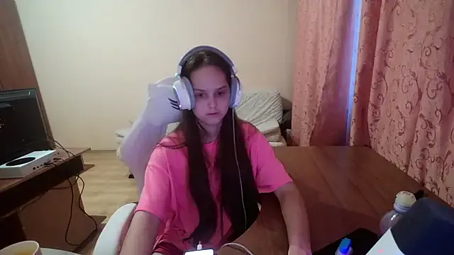 841_yayoi – webcam model profile photo Image 4