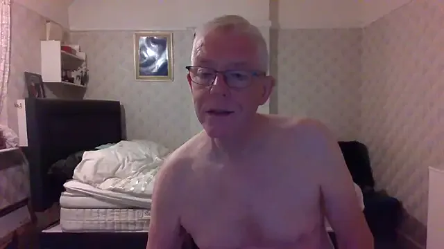roouse – webcam model profile photo Image 13