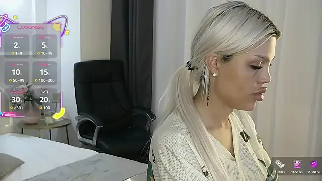 Sugarlina – webcam model profile photo Image 4